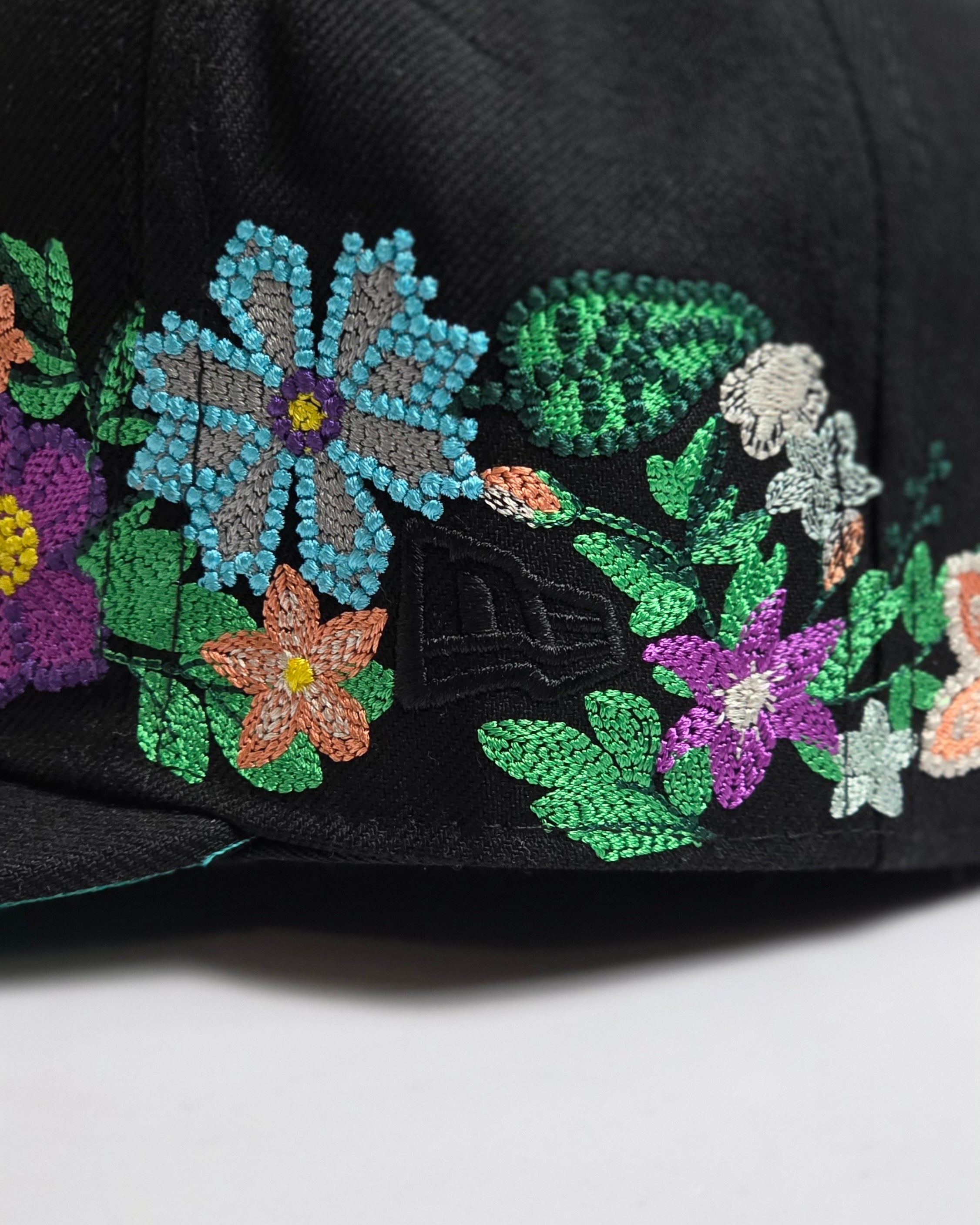 NY NewEra Black with Flowers | 59Fifty